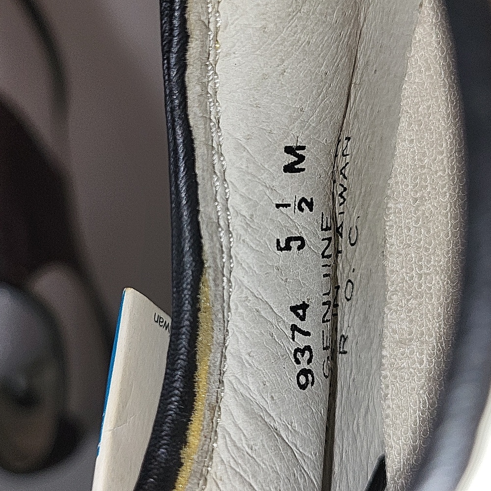 NWOT Mizuno Ladies MST Golf Shoes (5 1/2) - Picture 11 of 11